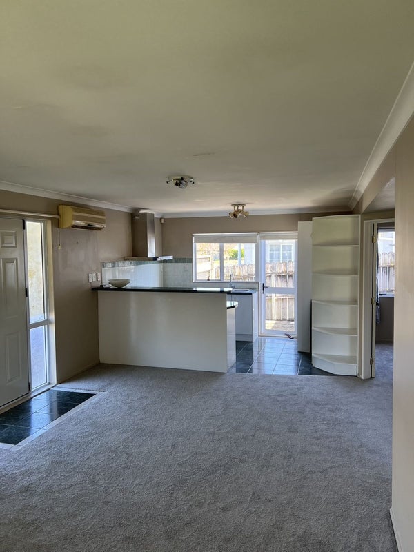 36 Hugh Green Drive, Pinehill, Auckland - Carousel 1