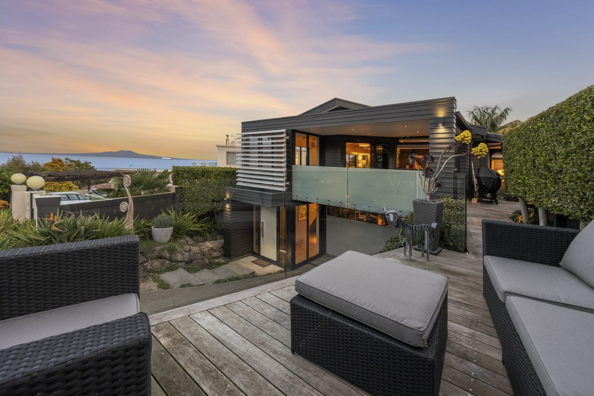 1A Portal Place, Murrays Bay, North Shore City - Carousel 2