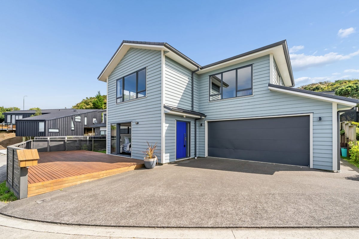 12 Grumman Lane, Newlands, Wellington - Carousel 1