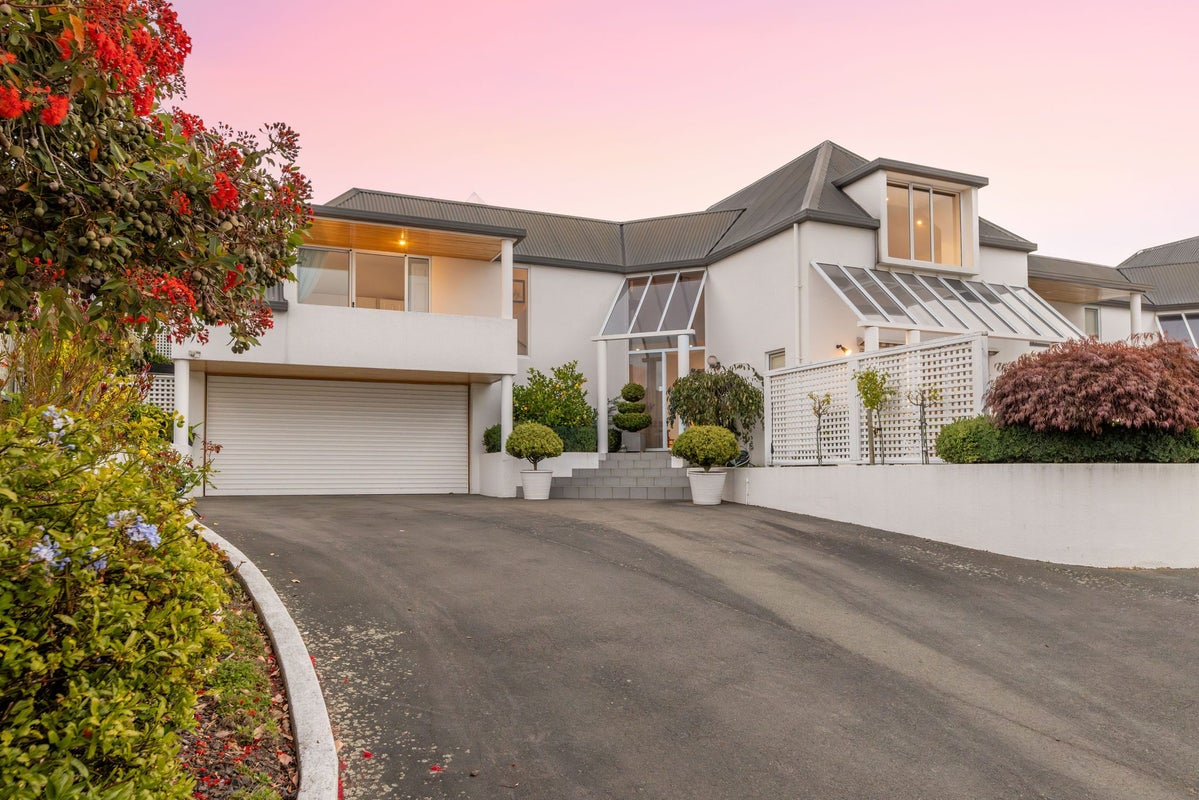 1/17 Petworth Place, Westmorland, Christchurch - Carousel 1
