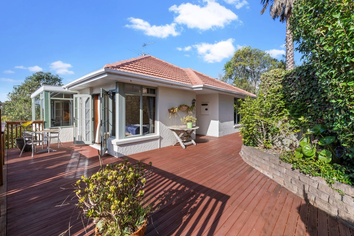 2/10 Minerva Terrace, Howick, Auckland - Carousel 2
