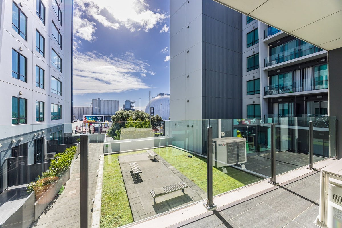 234/6 Dockside Lane, Auckland Central, Auckland - Carousel 1