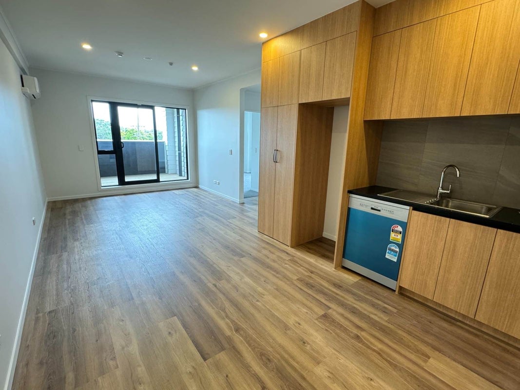 202/48 Clay Works Lane, New Lynn, Auckland - Carousel 1