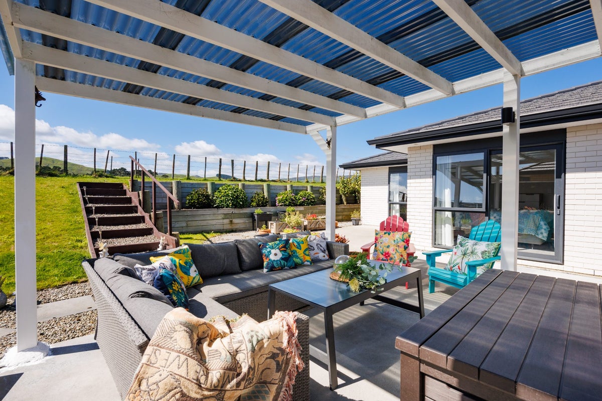 42 Cyprus Place, Fitzherbert, Palmerston North - Carousel 2