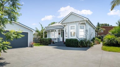 19 Sandleigh Drive, Athenree, Katikati - Carousel 1