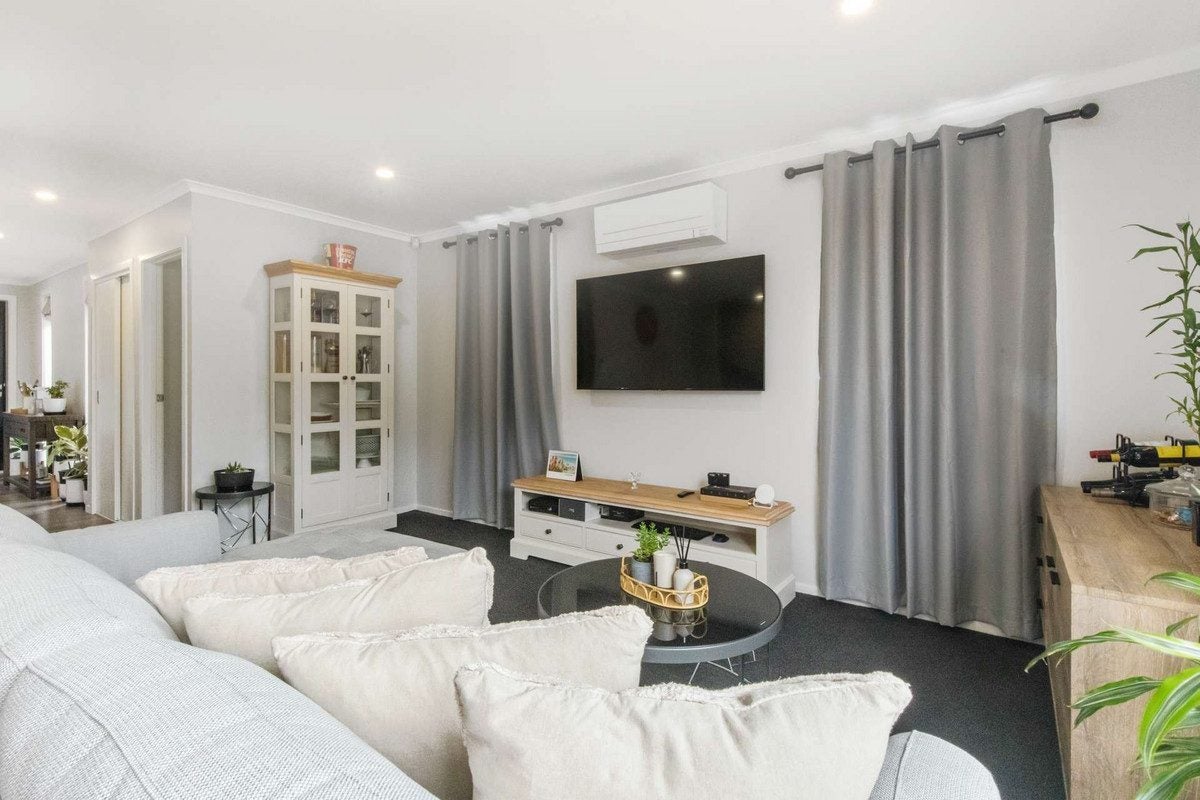 17 Te Tiireke Drive, Glenview, Hamilton - Carousel 2