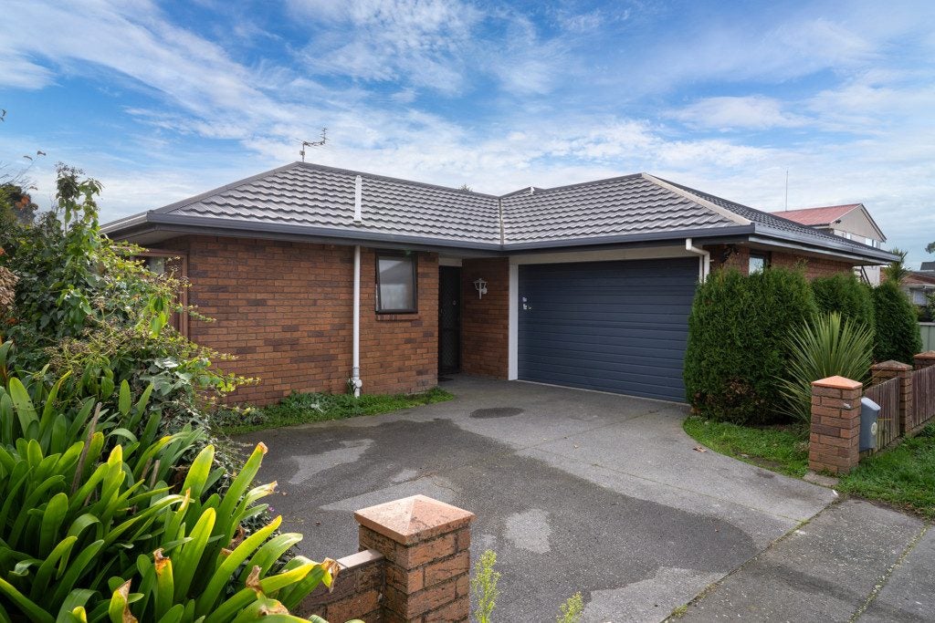 3/8 Dilworth Street, Riccarton, Christchurch - Carousel 1