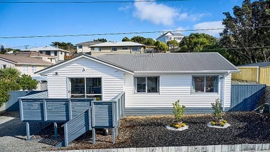 10A Tuki Street, Titahi Bay, Porirua - Carousel 1