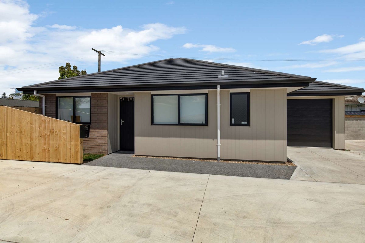 2/1150 Heaphy Terrace, Fairfield, Hamilton - Carousel 1