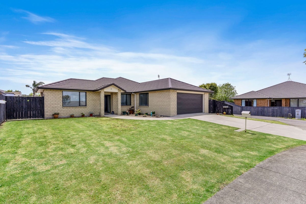 10 Drumkeen Place, Rosehill, Papakura - Carousel 1