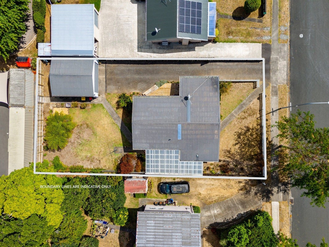 77 Pohutukawa Drive, Pukete, Hamilton - Carousel 3