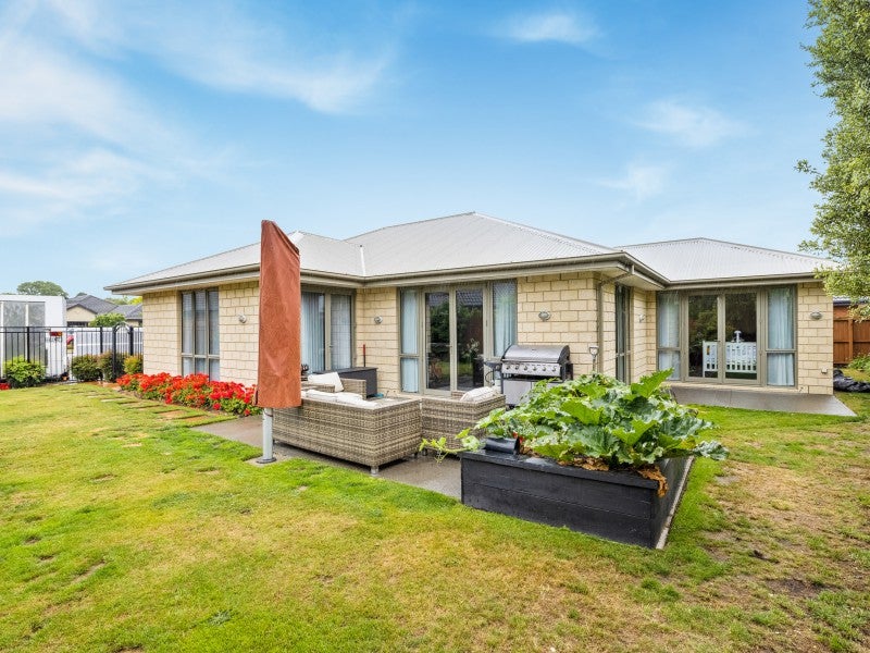 31 Coppinger Terrace, Aidanfield, Christchurch - Carousel 1