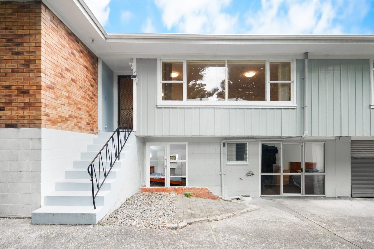 2/29 Titirangi Road, New Lynn, Auckland - Carousel 1