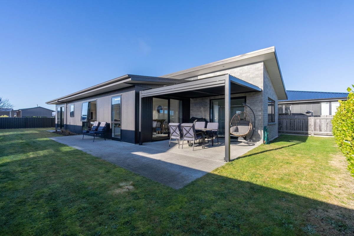 51 Takitimu Avenue, Te Anau, Te Anau - Carousel 2