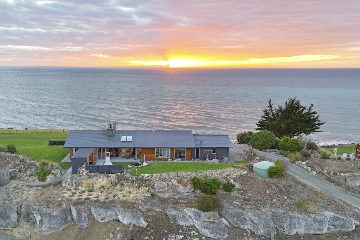 876A Beach Road, Kakanui, Oamaru - Carousel 2