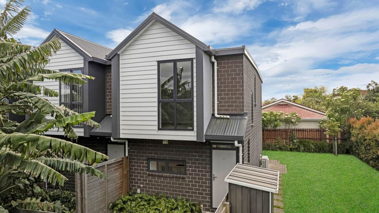 8/126 Canal Road, Avondale, Auckland - Carousel 1