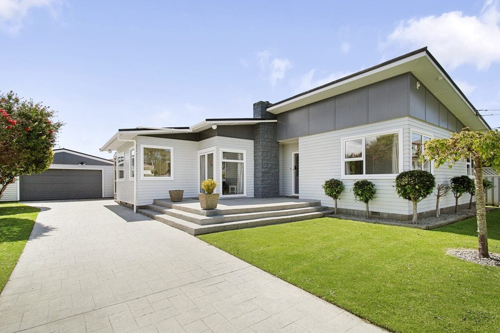 18 Tennyson Avenue, Avalon, Lower Hutt - Carousel 1