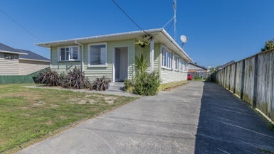 4 Matene Place, Otaki - Carousel 1