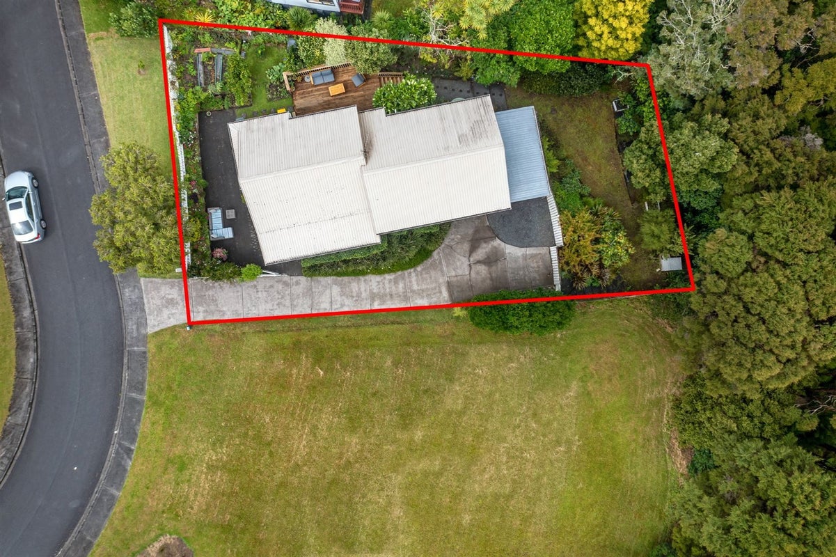 3 Emery Grove, Bayview, Auckland - Carousel 2