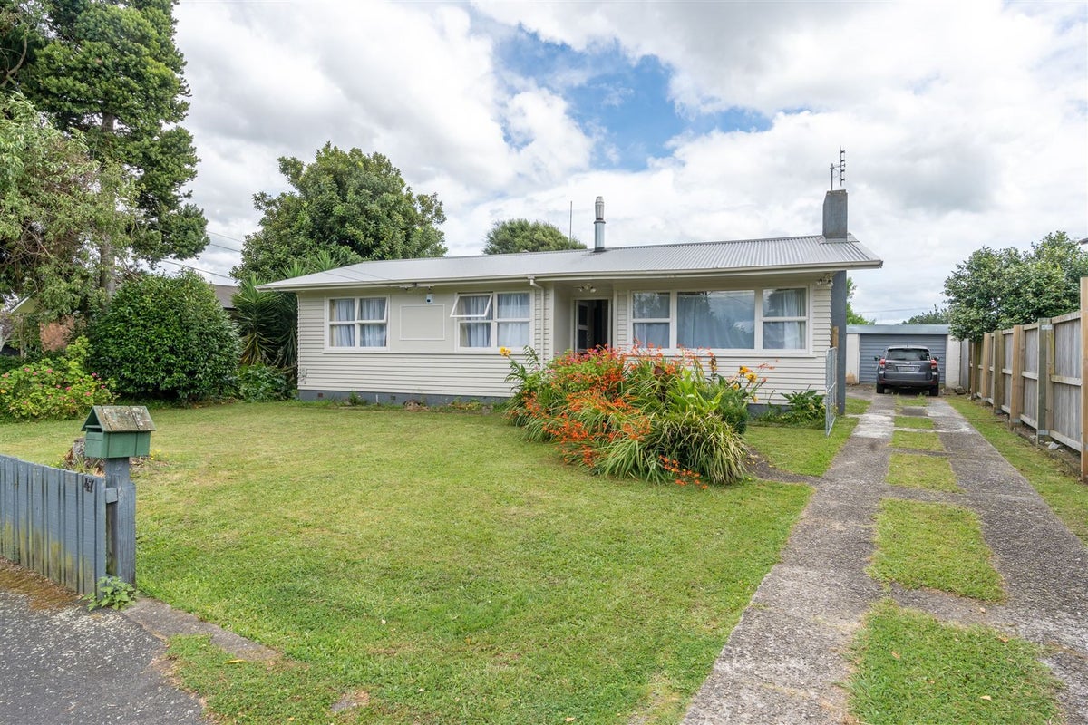 47 Hendon Road, Fairview Downs, Hamilton - Carousel 1