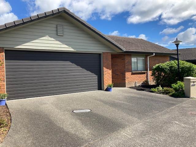 15/1 Piriti Drive, Te Atatu Peninsula, Auckland - Carousel 1