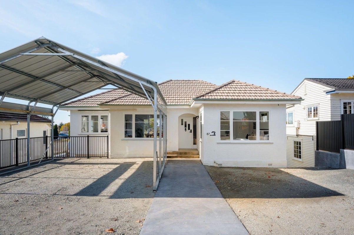 87 Pembroke Street, Hamilton Lake, Hamilton - Carousel 1
