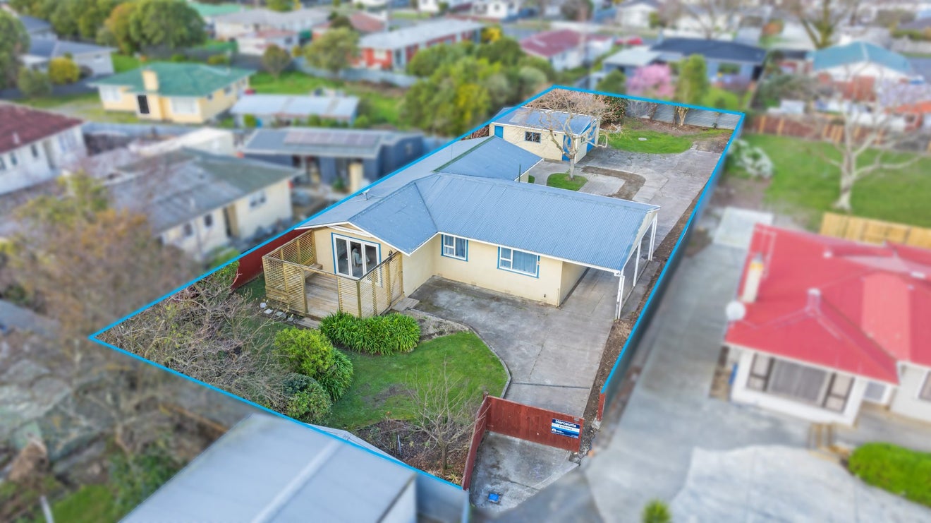 24 Sutherland Crescent, Westbrook, Palmerston North - Carousel 1