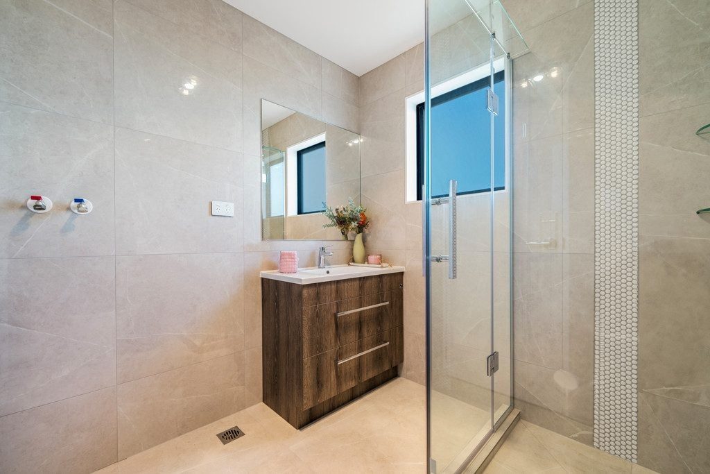5/3 Royal View Road, Te Atatu South, Auckland - Carousel 12