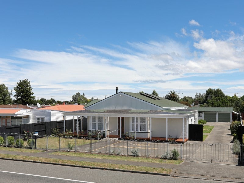 161 Bridge Street, Bulls - Carousel 1