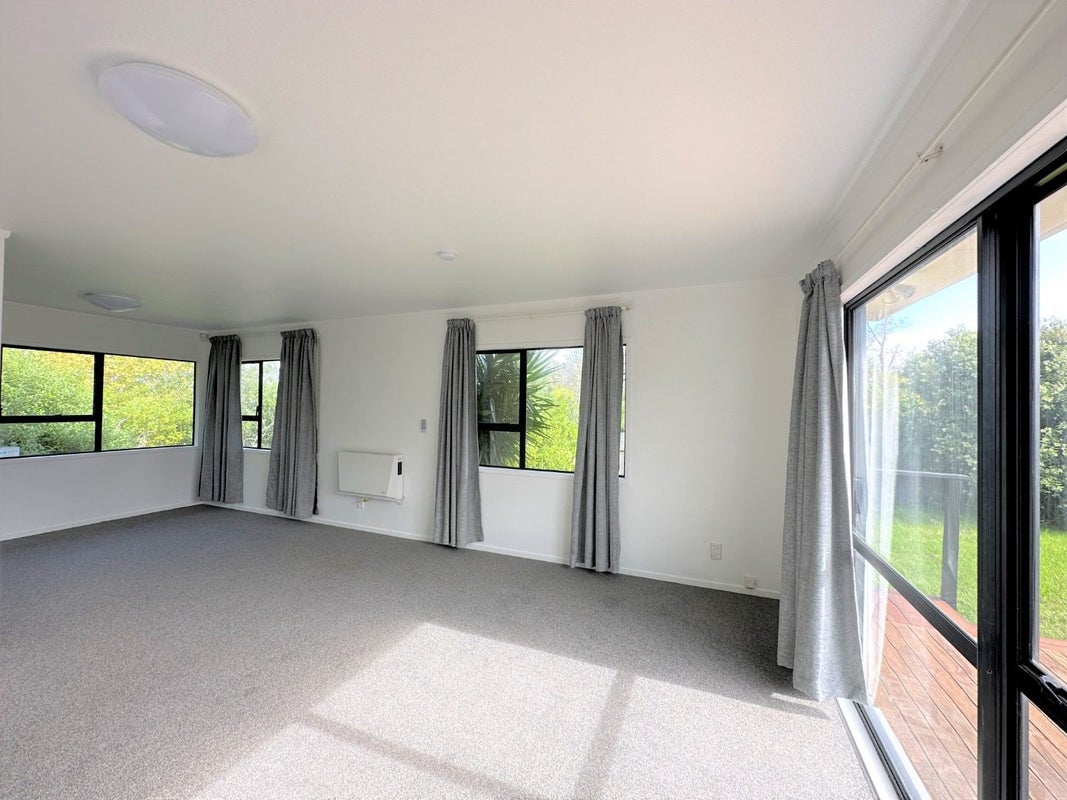 100A Taniwha Street, Wai o Taiki Bay, Auckland - Carousel 2