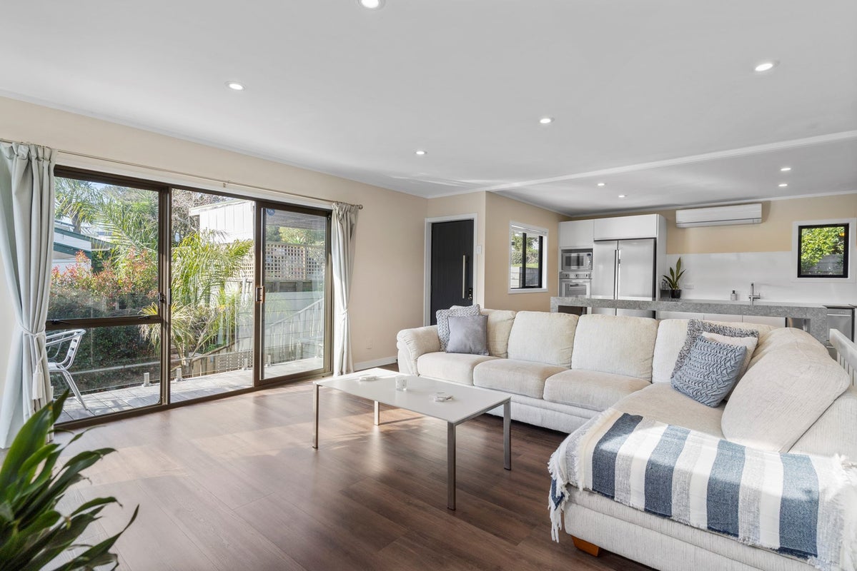 68 Robbies Road, Shelly Park, Auckland - Carousel 2