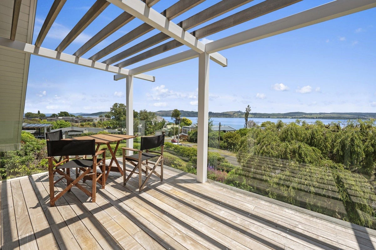 77 Rainbow Drive, Rainbow Point, Taupo - Carousel 2