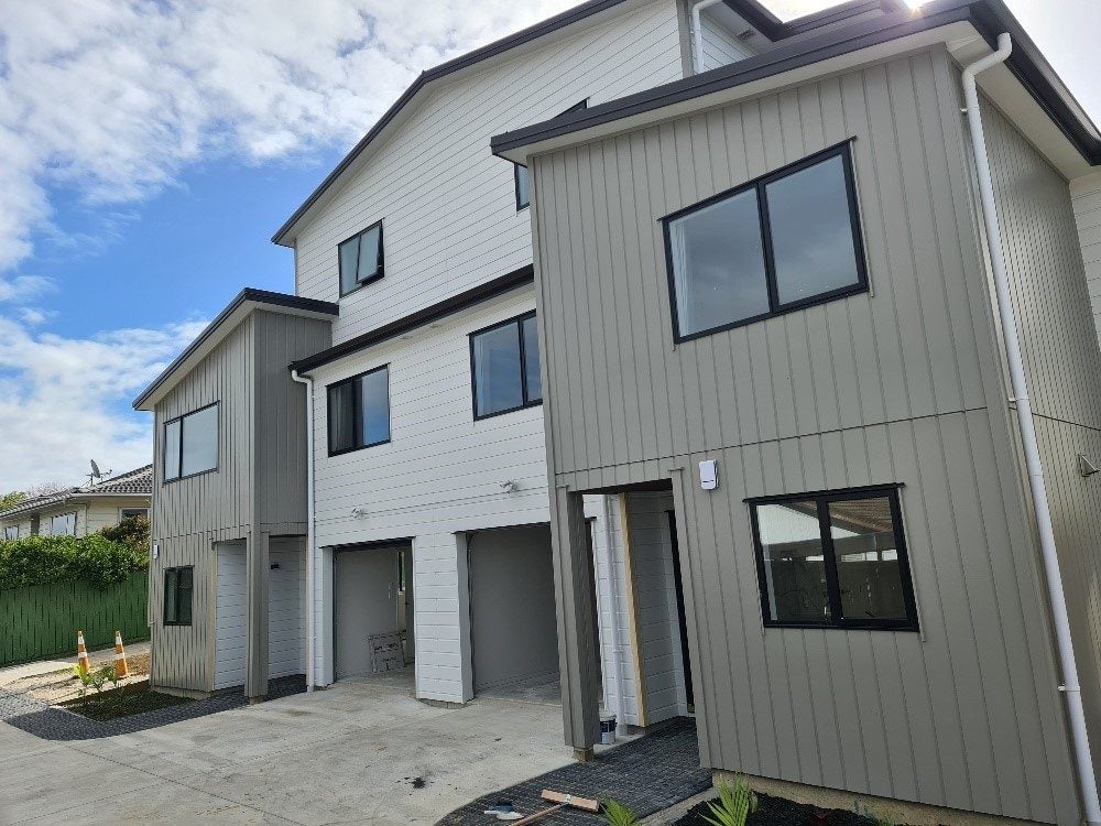 26B Athena Drive, Totara Vale, Auckland - Carousel 1
