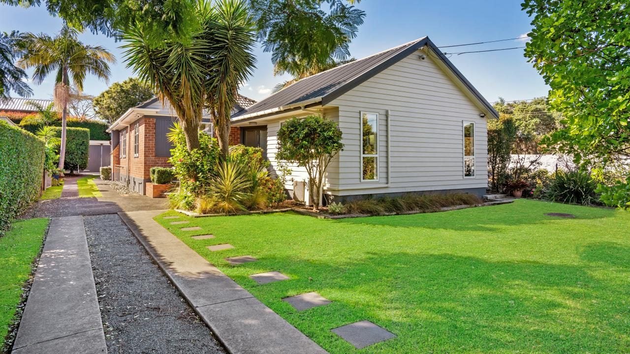 32 Ferguson Avenue, Greenlane, Auckland - Carousel 2