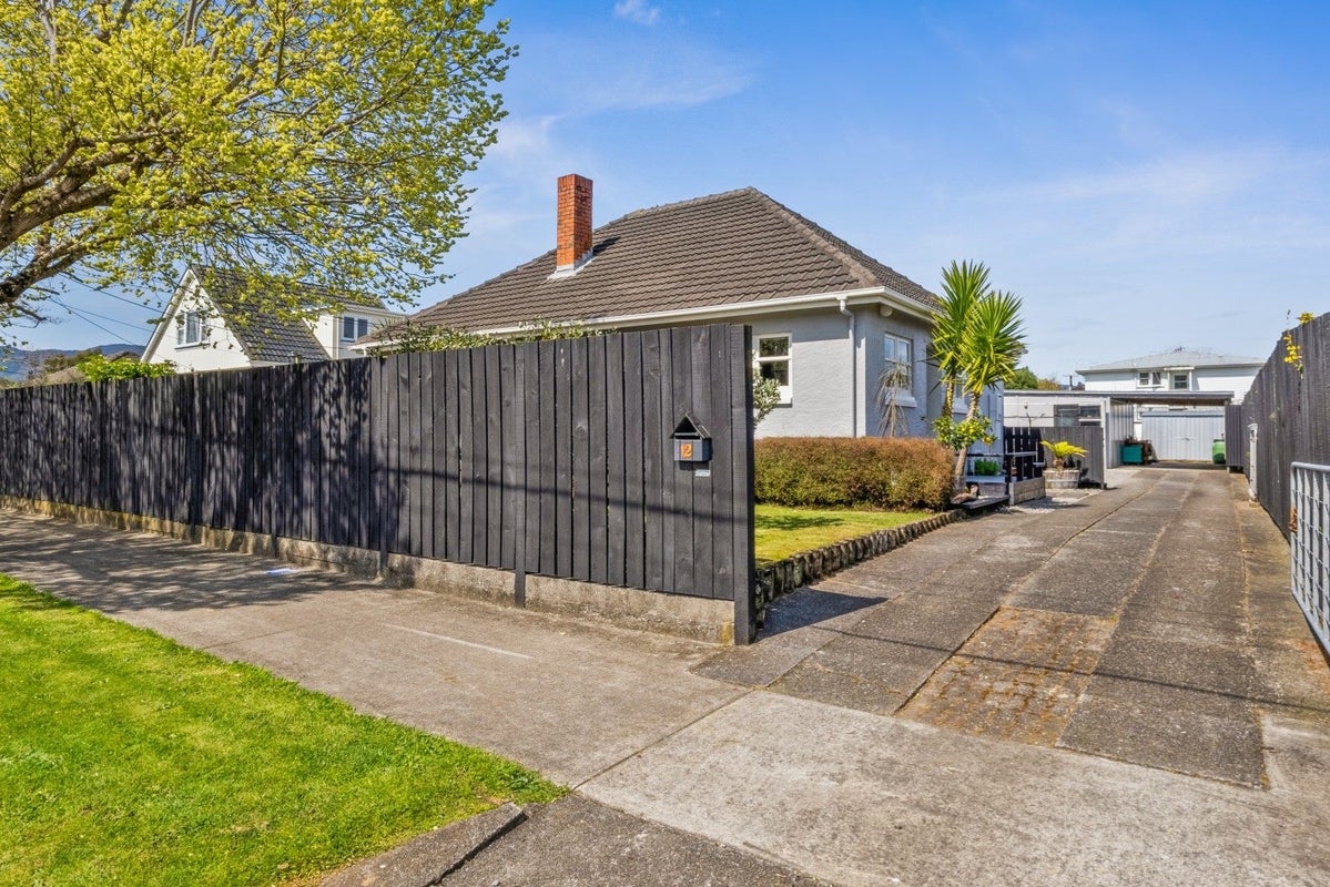 12 Elm Street, Ebdentown, Upper Hutt - Carousel 21