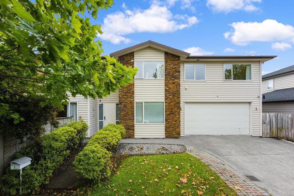 1B Harrowglen Drive, Northcross, Auckland - Carousel 1