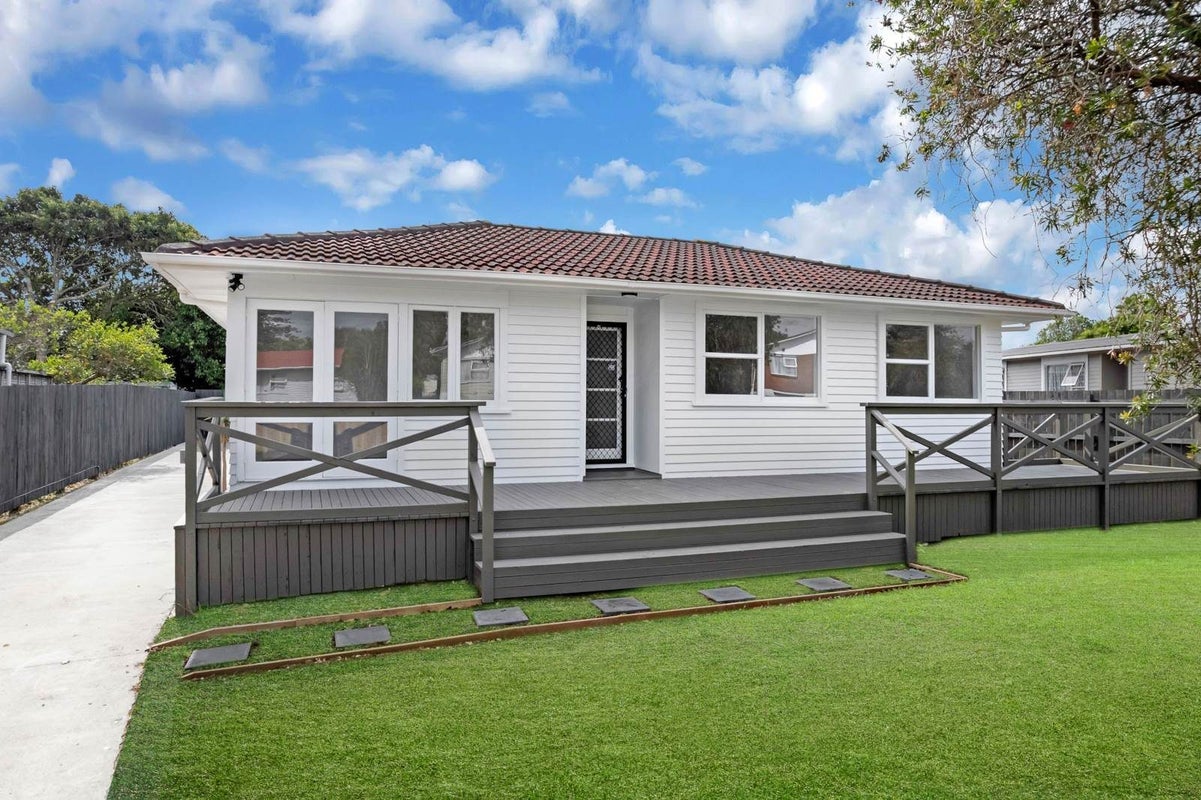 16 Heybridge Street, Manurewa, Auckland - Carousel 1