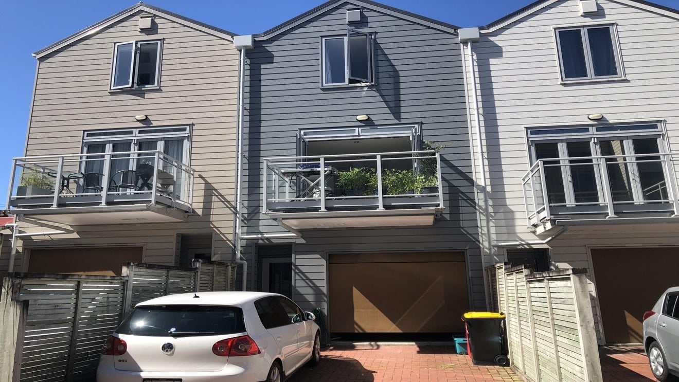 7/15 Roxburgh Street, Mount Victoria, Wellington - Carousel 1