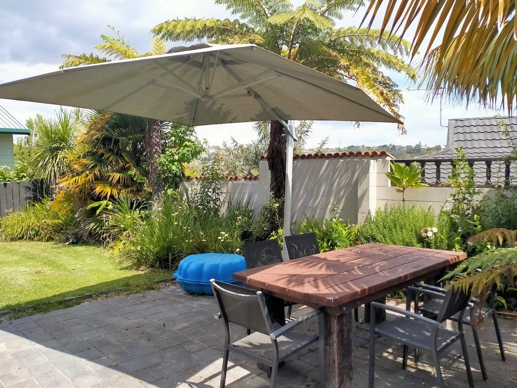 2/14 Hollyhock Place, Browns Bay, Auckland - Carousel 1