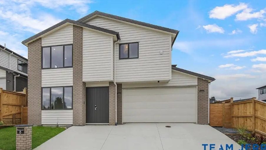 8 Kakau Lane, Flat Bush, Auckland - Carousel 1
