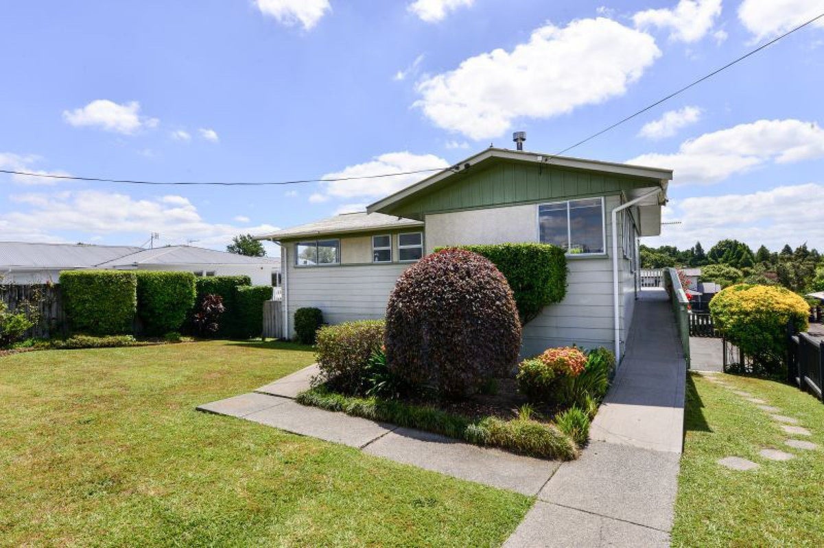 198 Sandwich Road, St Andrews, Hamilton - Carousel 1