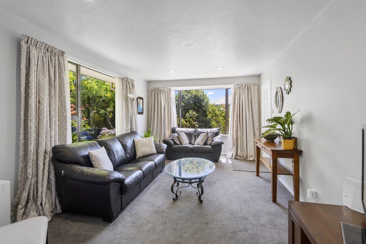 2/1 Thornhill Place, Sockburn, Christchurch - Carousel 2