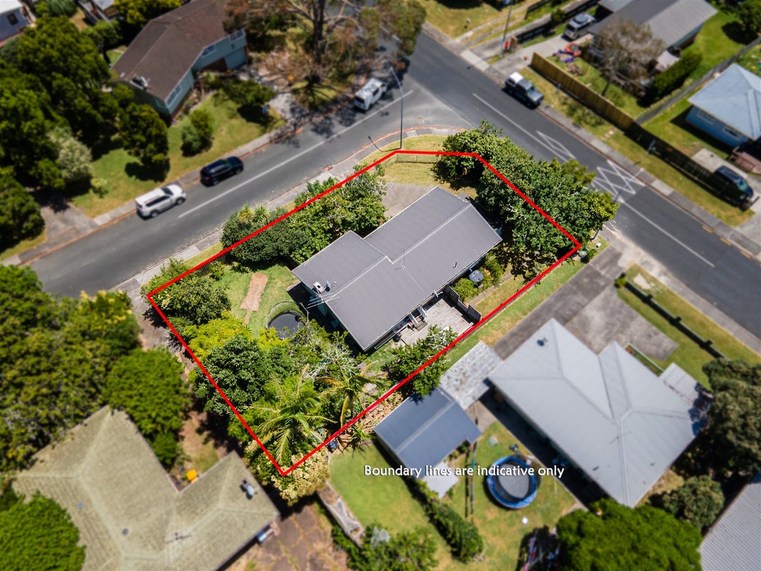 1 Ashbourne Place, Glendene, Auckland - Carousel 2