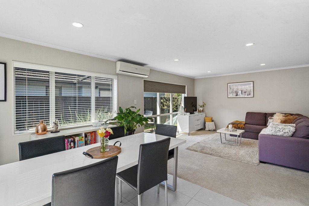 3 Springcrest Drive, Karaka, Papakura - Carousel 1