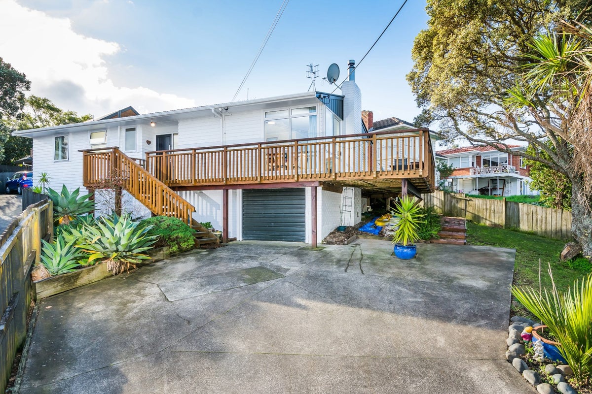 1/24 Alamein Avenue, Belmont, Auckland - Carousel 2