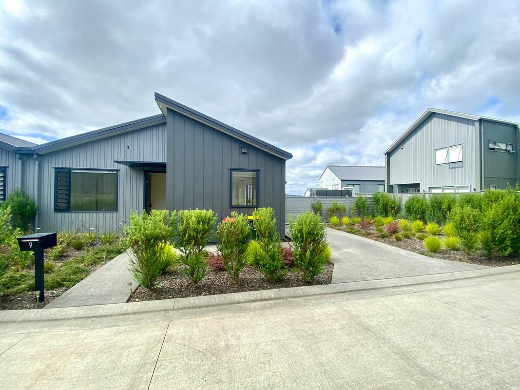9 Seafoam Road, Rosehill, Papakura - Carousel 1