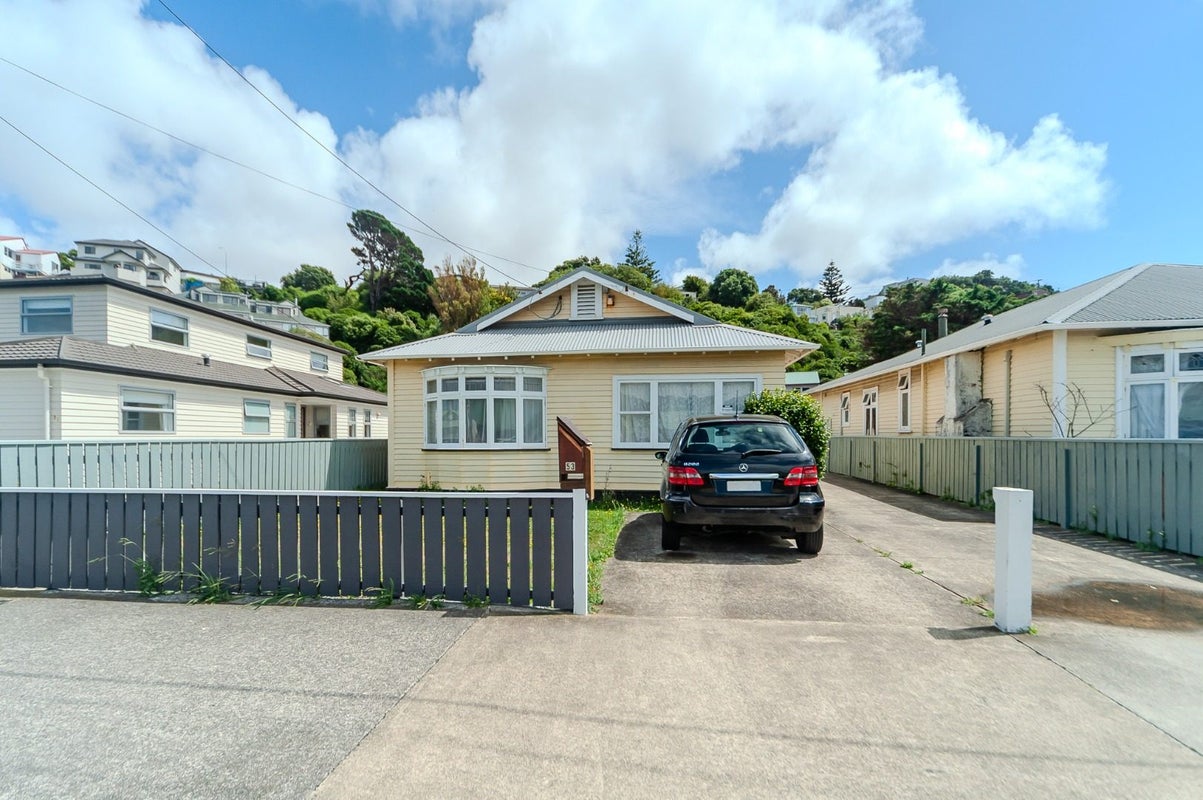 53 Tauhinu Road, Miramar, Wellington - Carousel 1