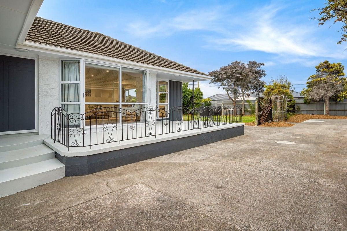16 Leverett Place, North New Brighton, Christchurch - Carousel 1