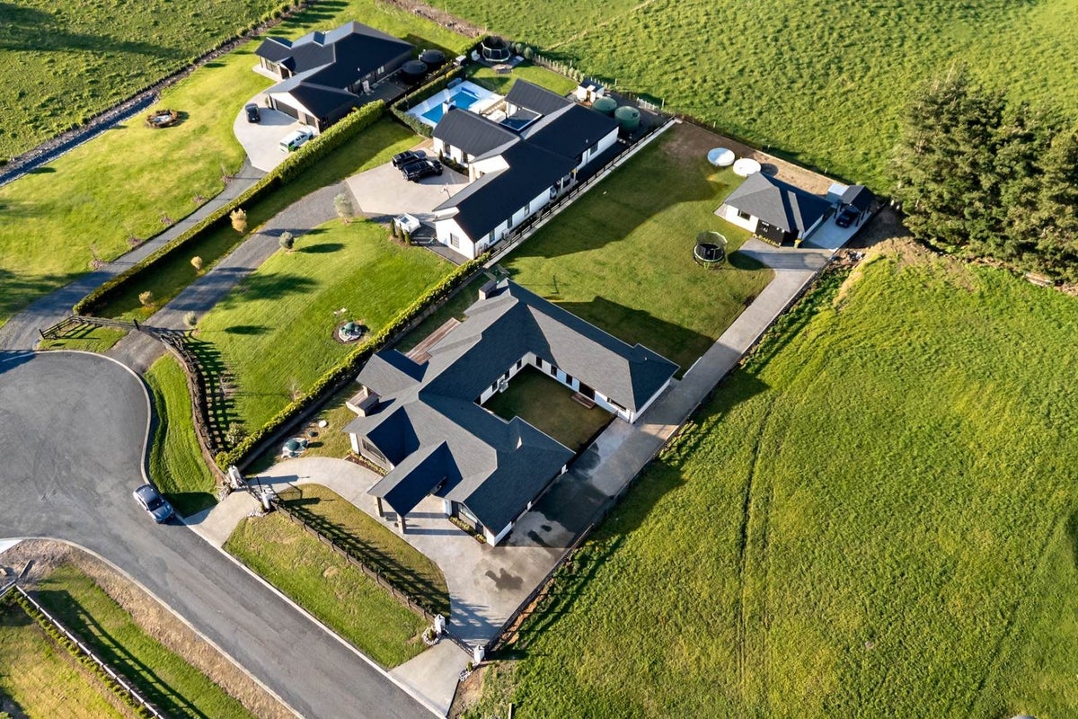 30 Karaka School Lane, Karaka, Papakura - Carousel 42