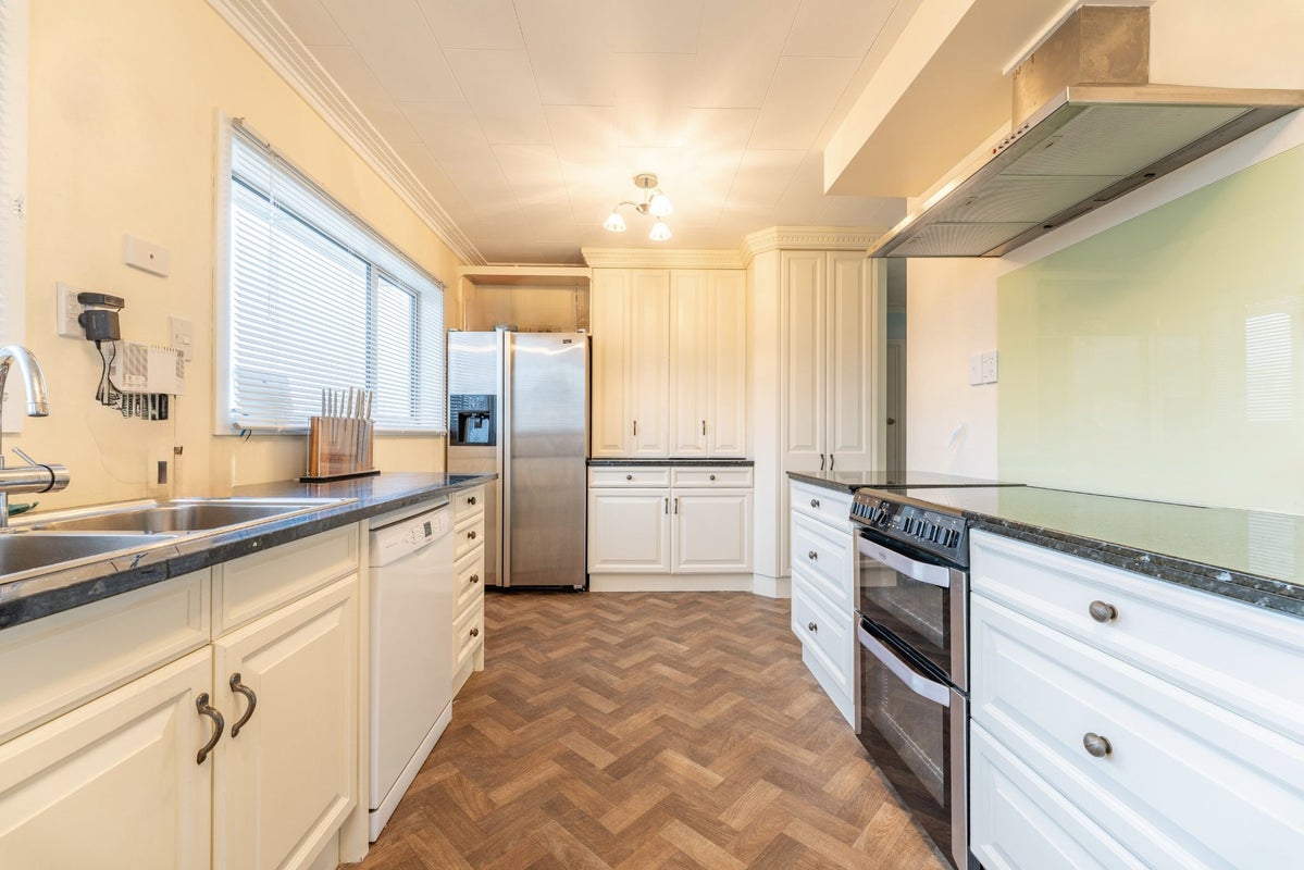 2/32 Evans Street, Maori Hill, Timaru - Carousel 2